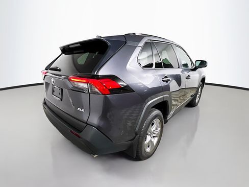 Used 2024 Toyota RAV4 XLE w/ Convenience Package FWD image 4