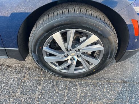 Used 2022 Chevrolet Equinox Premier image 11