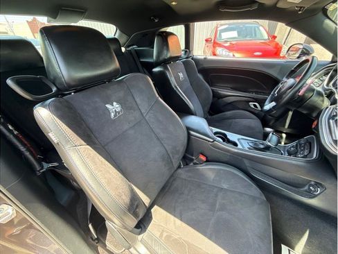 Used 2016 Dodge Challenger R/T Scat Pack w/ Leather Interior Group RWD image 8