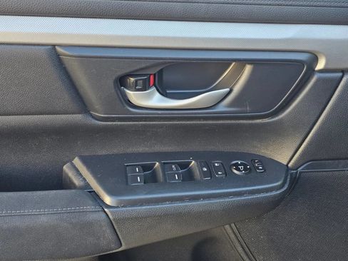 Used 2018 Honda CR-V LX image 9