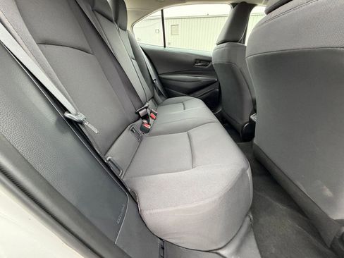 Used 2025 Toyota Corolla LE image 38