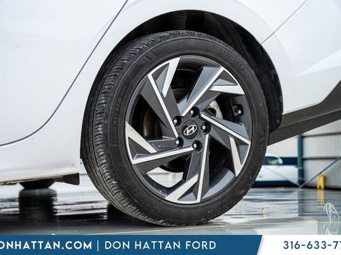 Used 2024 Hyundai Elantra SEL w/ Convenience Package FWD image 34
