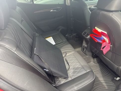 Used 2023 Buick Envision Avenir image 25