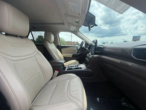 Used 2020 Ford Explorer Platinum w/ Premium Technology Package AWD/4WD image 44