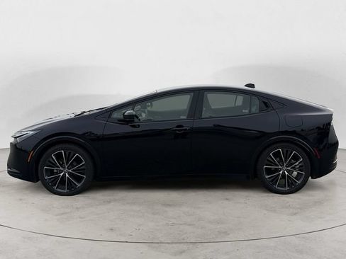 Used 2024 Toyota Prius XLE FWD image 8