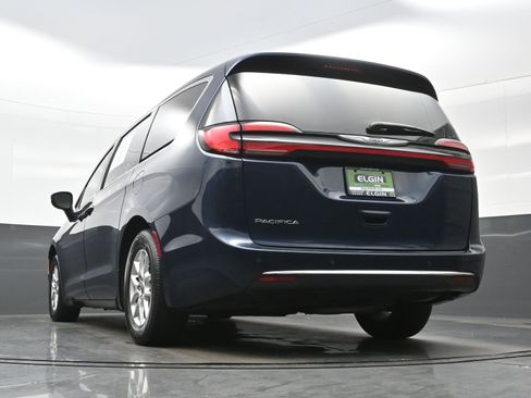 Used 2024 Chrysler Pacifica Touring FWD image 32