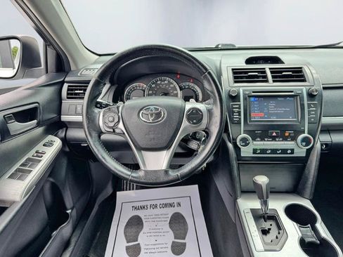 Used 2014 Toyota Camry SE FWD image 14
