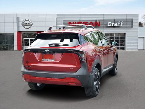 Certified 2026 Nissan Kicks SR FWD image 3
