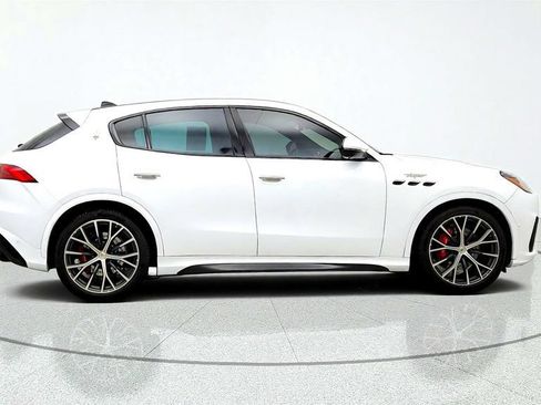 Used 2023 Maserati Grecale Trofeo AWD/4WD image 4