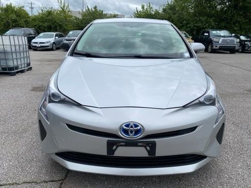 Used 2016 Toyota Prius Two image 1