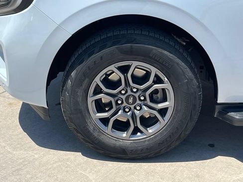 Used 2025 Ford Expedition Active RWD image 5