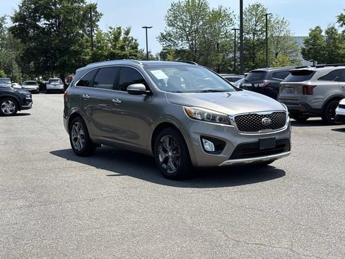Used 2017 Kia Sorento SX FWD image 1