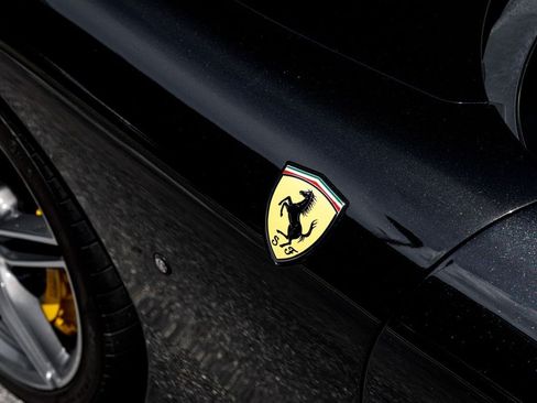 Used 2022 Ferrari Roma RWD image 35