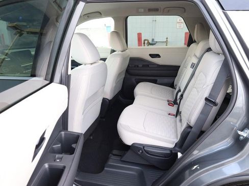 New 2025 Nissan Pathfinder SV image 22