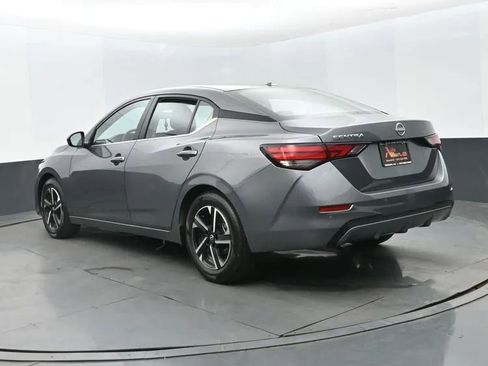 Used 2025 Nissan Sentra SV image 9