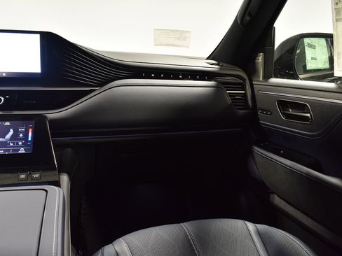 Used 2026 INFINITI QX80 4WD w/ Sport Exterior Package image 14