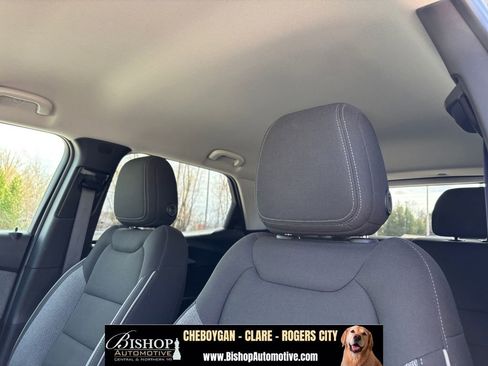 Used 2025 Chevrolet TrailBlazer LT AWD/4WD image 25
