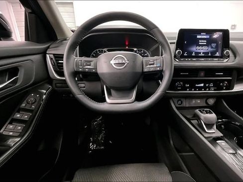 Used 2026 Nissan Rogue SV AWD/4WD image 6