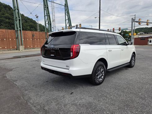 Used 2025 Ford Expedition Max Active AWD/4WD image 9