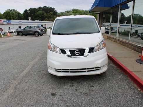 Used 2017 Nissan NV200 SV w/ Technology Package FWD image 2