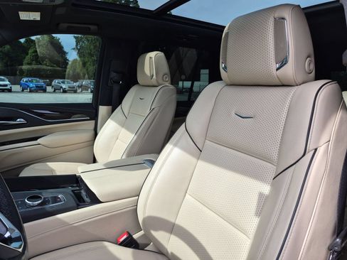 Certified 2023 Cadillac Escalade Premium Luxury w/ Performance Package AWD/4WD image 20