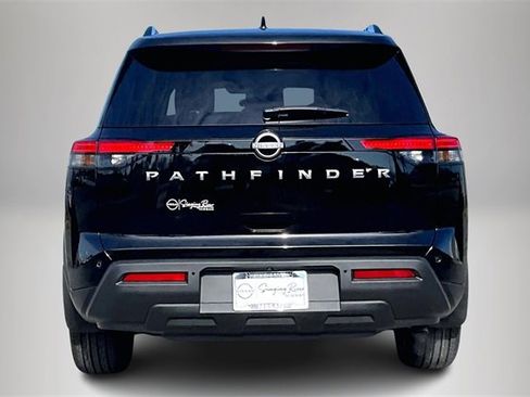 New 2025 Nissan Pathfinder SV image 3