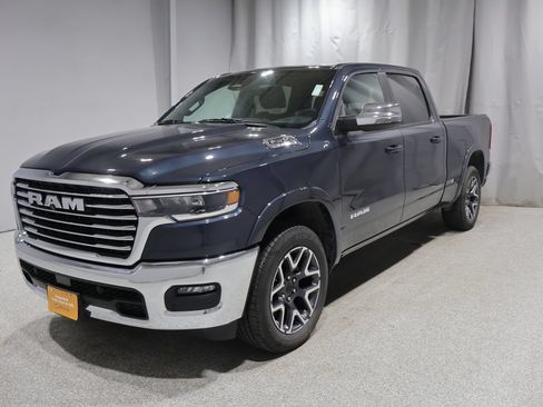 Used 2025 RAM 1500 Laramie AWD/4WD image 6