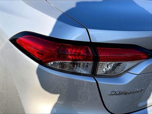 Used 2022 Toyota Corolla LE image 24
