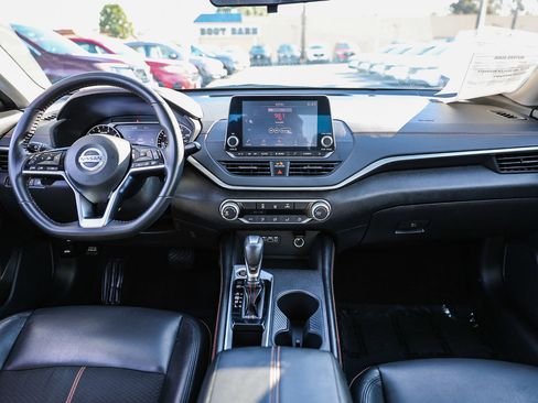 Used 2020 Nissan Altima 2.5 SR image 2