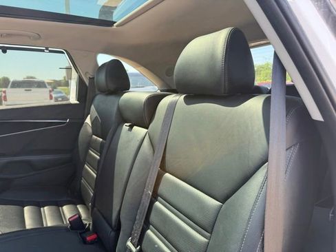 Used 2016 Kia Sorento SX FWD image 17