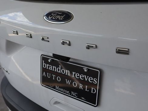 Used 2022 Ford Escape SEL FWD image 47