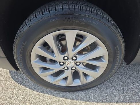 Used 2025 Buick Enclave Preferred FWD image 17