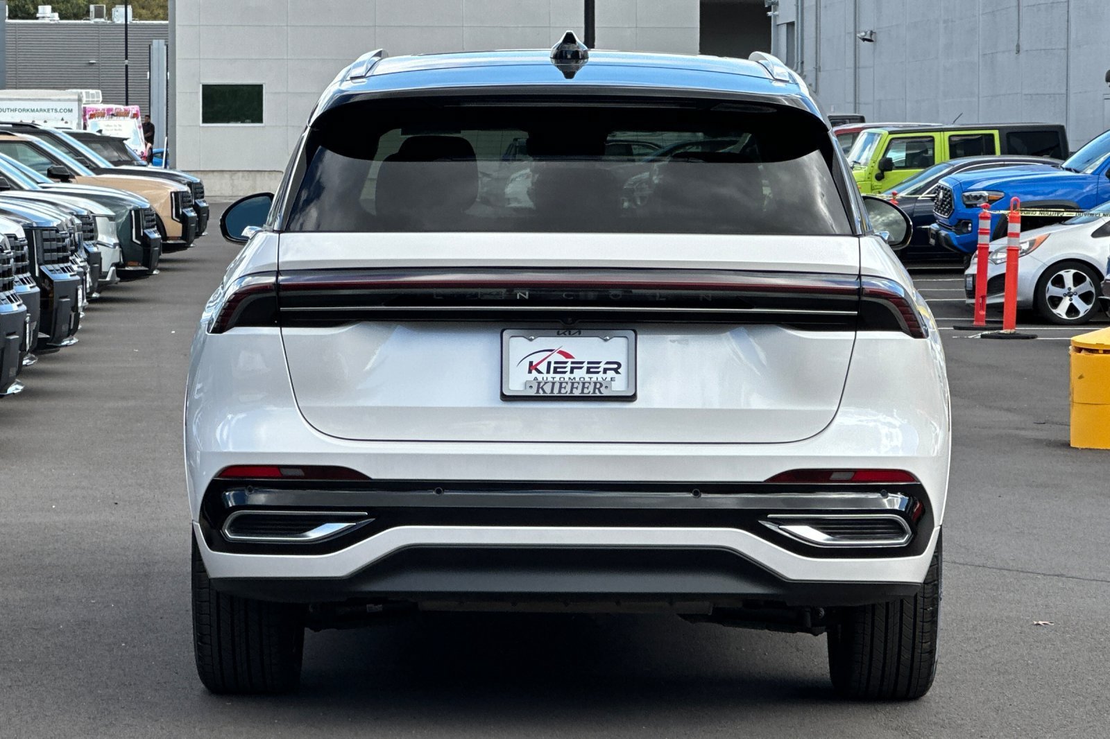 Used 2025 Lincoln Nautilus Reserve AWD/4WD image 5