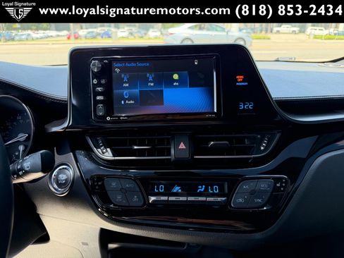 Used 2018 Toyota C-HR XLE FWD image 25