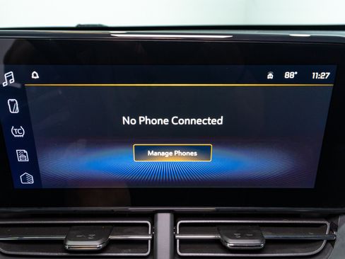 Used 2025 Chevrolet Trax RS FWD image 18