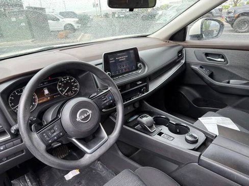 Used 2023 Nissan Rogue SV AWD/4WD image 9