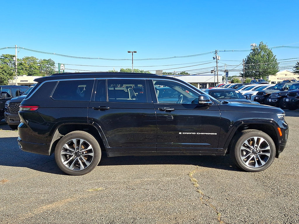 Certified 2025 Jeep Grand Cherokee L Overland w/ Advanced Protech Group III AWD/4WD image 32