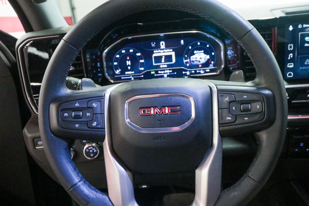 Used 2023 GMC Sierra 1500 SLT AWD/4WD image 27