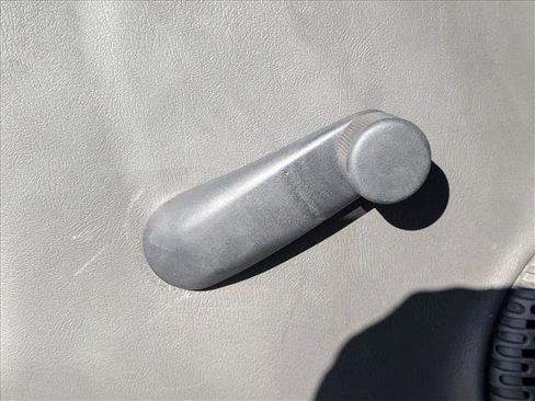 Used 2004 Chevrolet Silverado 2500 W/T image 22