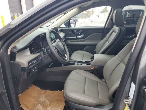 New 2026 Lincoln Corsair Premiere image 12