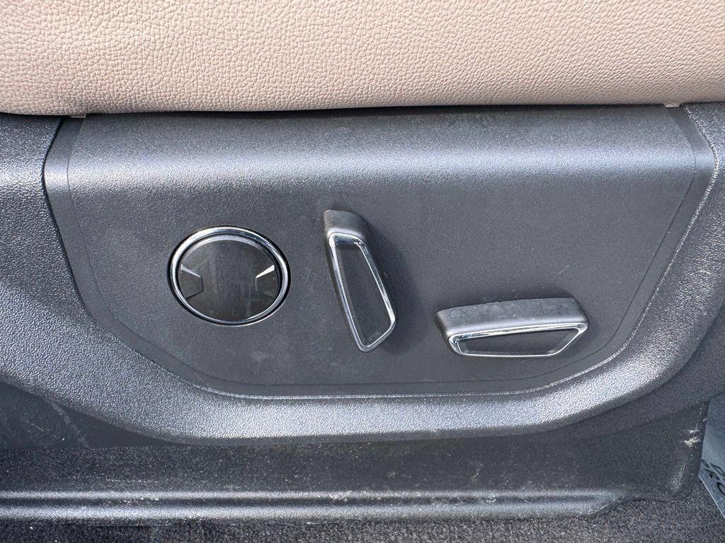 Used 2024 Ford Expedition Limited AWD/4WD image 28