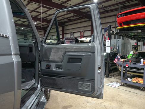 Used 1990 Ford F150 4x4 Regular Cab image 38