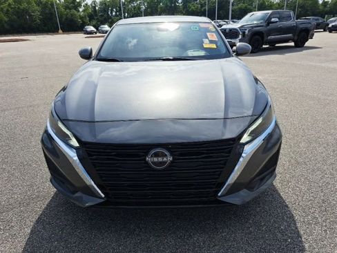 Used 2023 Nissan Altima 2.5 SV FWD image 3