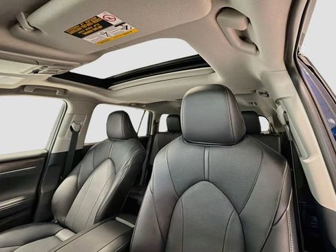 Certified 2026 Toyota Highlander Limited AWD/4WD image 18
