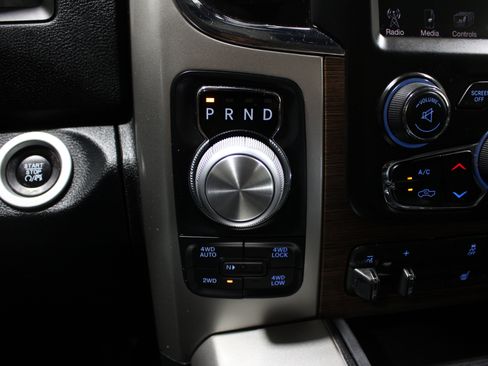 Used 2016 RAM 1500 Laramie w/ Convenience Group AWD/4WD image 18