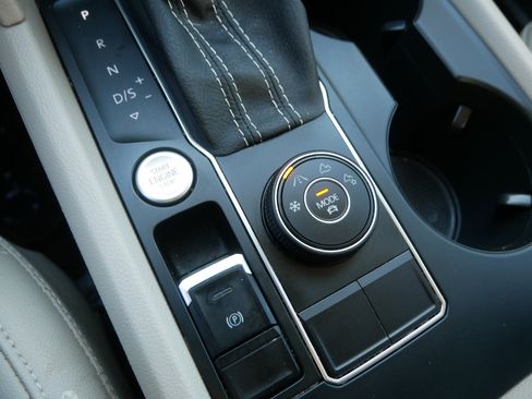 Used 2022 Volkswagen Atlas SE image 24