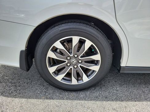 Used 2024 Honda Odyssey EX-L image 6