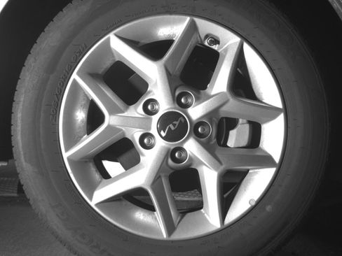 Used 2025 Kia Soul LX w/ LX Technology Package FWD image 13
