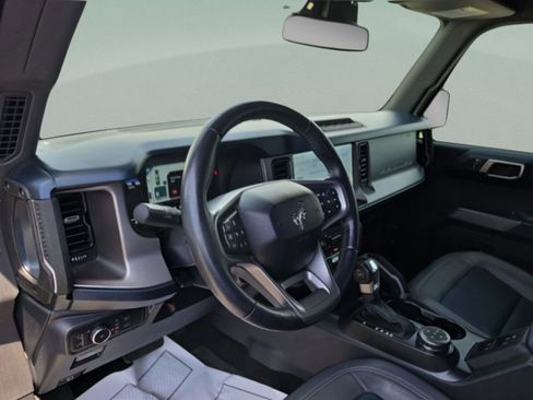 Used 2022 Ford Bronco Outer Banks w/ Sasquatch Package AWD/4WD image 16