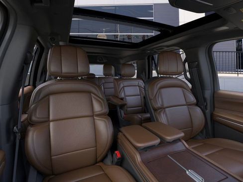 New 2025 Lincoln Navigator Reserve image 10
